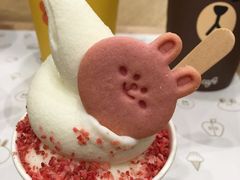 -LINE FRIENDS Garosu-gil Flagship Store