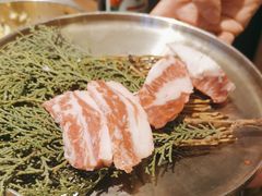 -草家酱蟹炭火烤肉店(珲春南路一店)