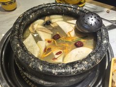 野菌跑shan鸡-田村·石锅藏香鸡(布达拉宫店)