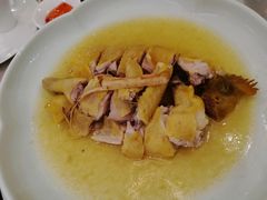 电饭煲焗人参鸡-尚一汤·粤菜海鲜(环球港店)