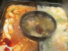-老牌坊云南鱼豆花火锅(爱建店)