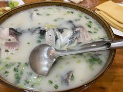 -美顺香食府鱼头老店(雪野湖店)