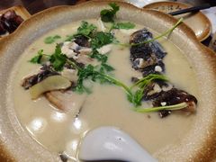 砂锅鱼头-75幢私房菜馆