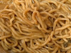 -松树干拌面店