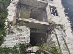 -四川汶川特大地震漩口中学遗址