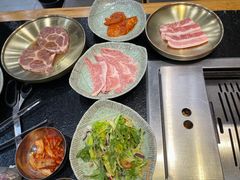 -臻牛烤肉