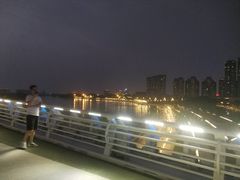 -南京眼步行桥