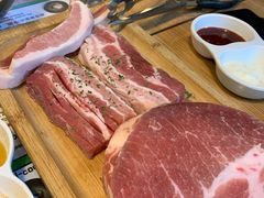 -江南猪肉商会无限续吃(弘大店)