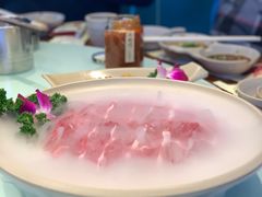-领鲜潮牛鲜牛羊肉火锅(宏昌店)