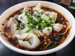 2两抄手-秦云老太婆摊摊面(磁器口店)