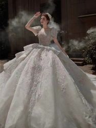 -Lady  Jane高端婚纱礼服馆