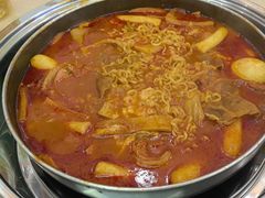 -三清洞摩西韩式年糕火锅(威高广场店)