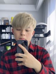 -V7 HAIR SALON