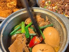 -Cuc Gach Quan Restaurant
