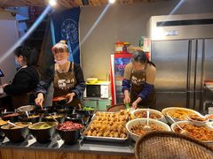 自助取餐区-爆炸头阿姨小四川正宗川味小吃(无任何分店)