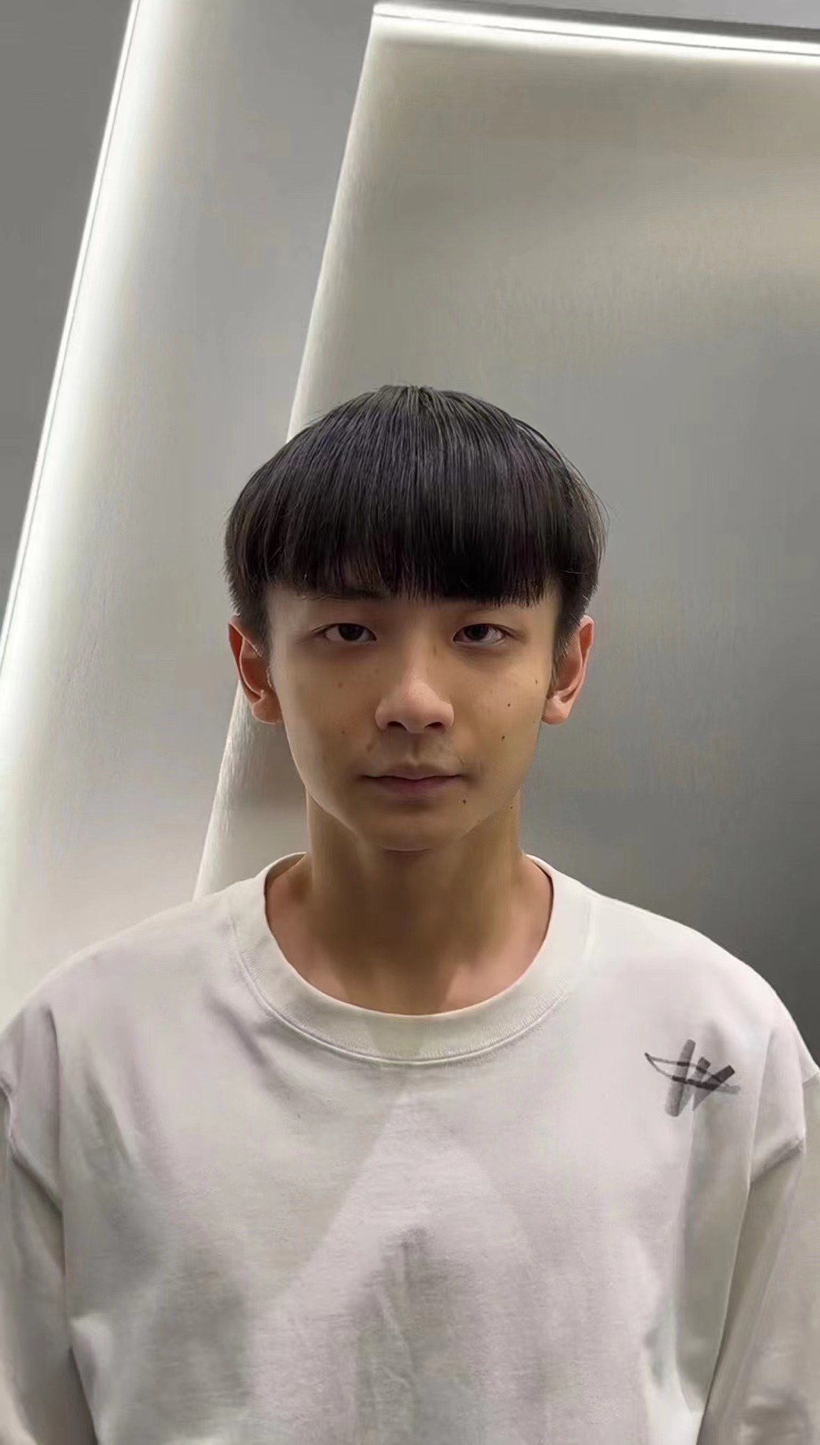 视觉效果阳光帅气\\n适合人群16