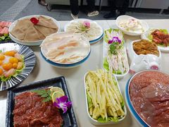 -茅草房·河畔园林火锅