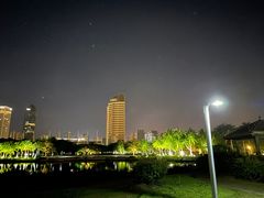 -万绿园