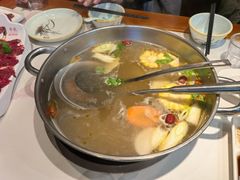 高钙牛骨原汤锅底-乡土黄·鲜牛肉火锅·小龙虾(兴业街店)