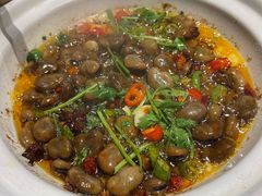 -头上红煨盐鸡·非遗院子餐厅