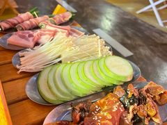 -叽叽扎扎烤肉场(生态城万达店)