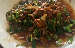 Green Pepper and Garlic Stir-fried Intestines