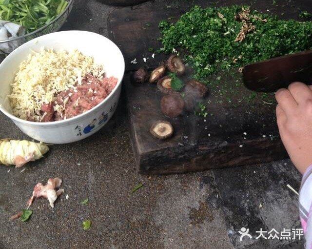 年味怎么能少了荠菜冬笋肉丝饺子呢