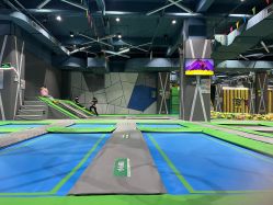 -反弹蹦床公园·亲子乐园·团建·派对(尚品奥莱店)