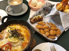 -露露家咖啡店