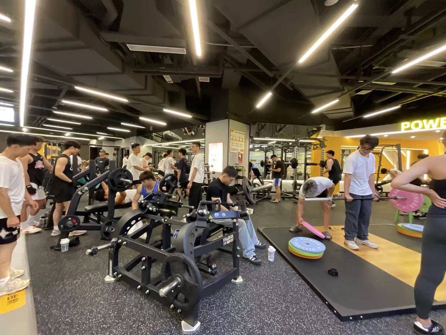 「超鹿运动(集美世茂店)」这家超鹿健身房