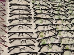 -J-Optical佳视明眼镜·蔡司视觉(青岛金茂览秀城店)