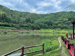 -梅岭月亮湾山体公园