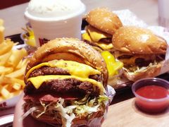 -The Habit Burger Grill 哈比特汉堡(复兴soho店)