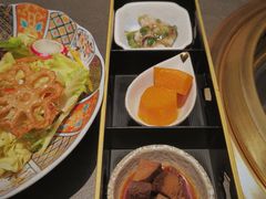 -铭牛烧肉·和牛海鲜自助(高新月牙湖店)