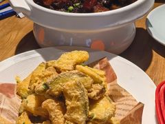 -头上红煨盐鸡·非遗院子餐厅