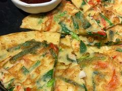 海鲜葱饼-明洞阿姨·韩式酱蟹烤肉·创意料理(三元桥店)