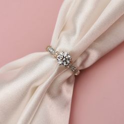 -威德钻石-克拉钻大本营(南京东路店)