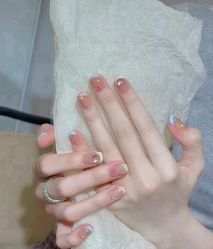 -悦指间美甲美睫