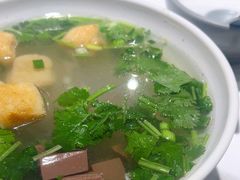 油豆腐鸭血粉丝汤-馋三尺蟹粉小笼(人民广场店)
