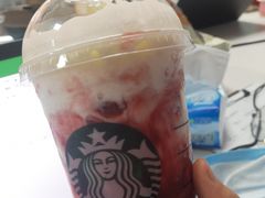 草莓轻乳酪星冰乐-星巴克(烟台大悦城店)