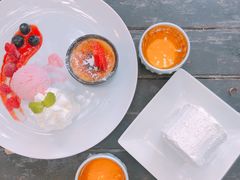 -莓园冰淇淋店