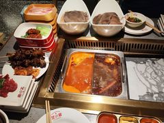 -芝小官毛肚火锅海鲜自助(苏州吴江区万宝店)