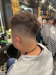 -海文先生国潮烫染男士理发馆