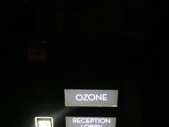 -OZONE 顶楼酒吧(香港丽思卡尔顿酒店)