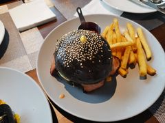 澳洲安格斯牛肉培根大汉堡-曼乐辰餐厅(中庚漫游城店)