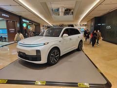 -理想汽车(世纪汇店)