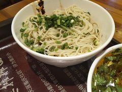 摊摊面-呼啦面馆·头牌豌杂面(爱琴海店)