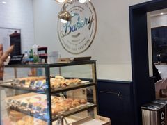面包甜点陈列柜-BONBON BAKERY