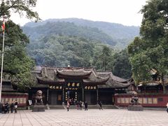 -峨眉山报国寺