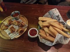 -Hooley's活利仕西餐厅(珠江新城店)